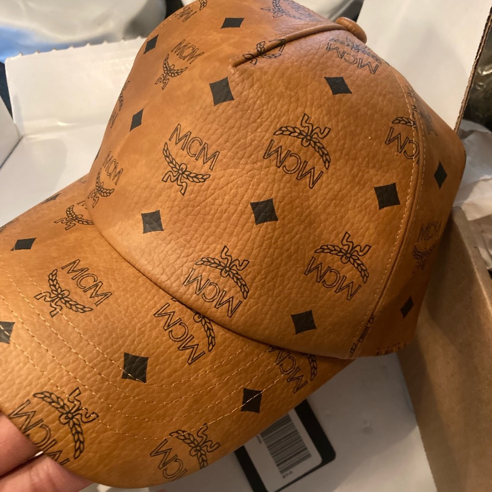 MCM HAT